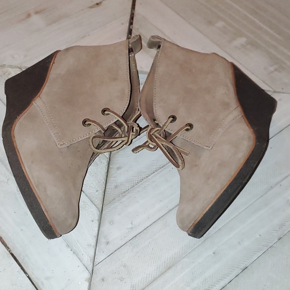 Sperry Size 9 Tan Suede Wedge Booties - Picture 3 of 7